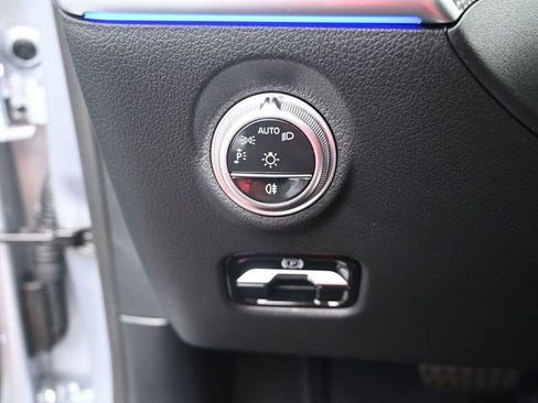 Used 2025 Mercedes-Benz C 300 Sedan image 16