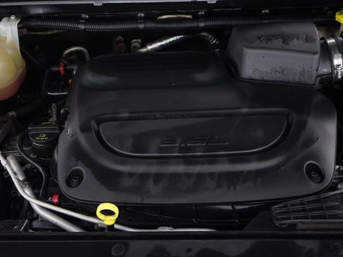 Used 2020 Chrysler Pacifica Touring-L image 20