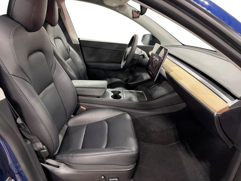 Certified 2022 Tesla Model Y Long Range AWD/4WD image 13