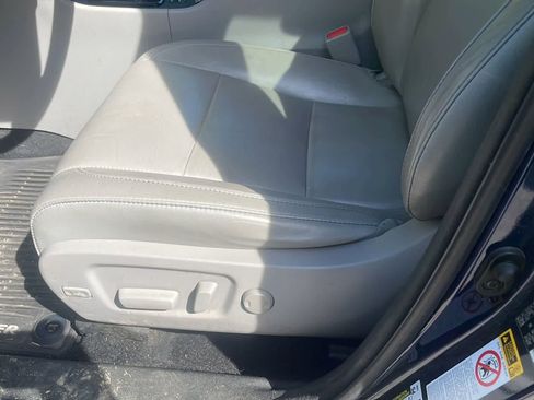 Used 2016 Toyota Highlander XLE AWD/4WD image 12
