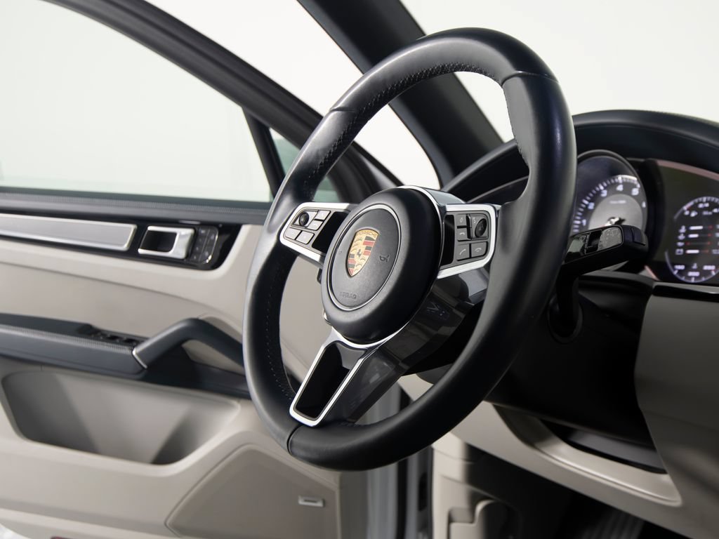 Certified 2023 Porsche Cayenne S Platinum AWD/4WD image 32
