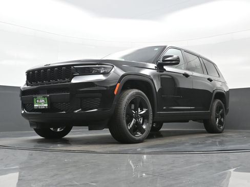 New 2025 Jeep Grand Cherokee L Altitude image 12