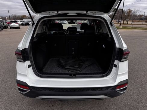 Used 2025 Volkswagen Taos SE image 38