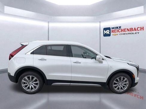 Used 2023 Cadillac XT4 Premium Luxury w/ Technology Package FWD image 3