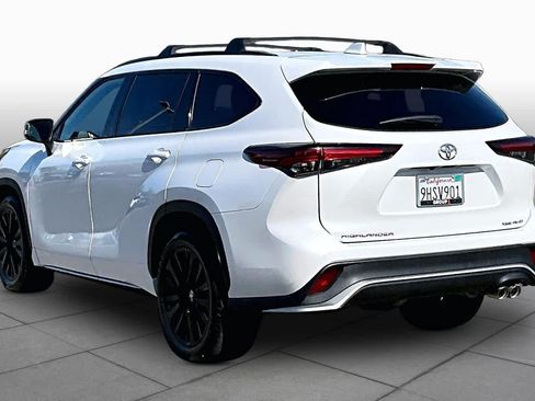 Certified 2024 Toyota Highlander XSE AWD/4WD image 11