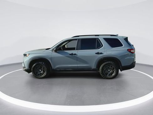 Used 2025 Honda Pilot TrailSport image 6