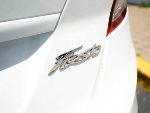 Used 2016 Ford Fiesta SE FWD image 11