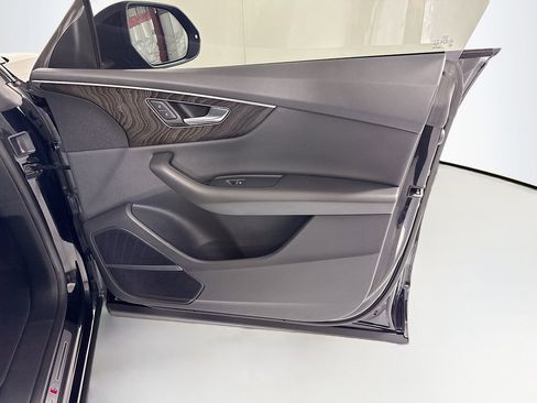 Used 2021 Audi Q8 Prestige w/ Prestige Package AWD/4WD image 25