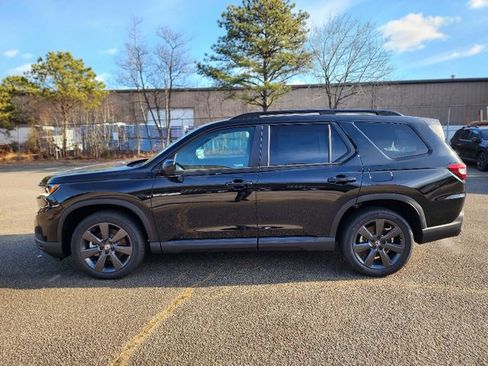 New 2025 Honda Pilot Sport image 3