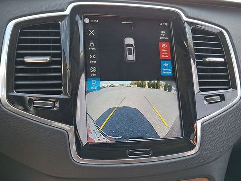 Used 2023 Volvo XC90 B6 Plus w/ Protection Package Premier image 19