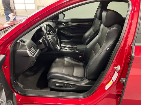 Used 2018 Honda Accord Sport image 23