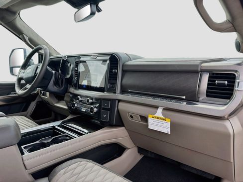 New 2026 Ford F250 Platinum w/ Platinum Plus Package AWD/4WD image 40