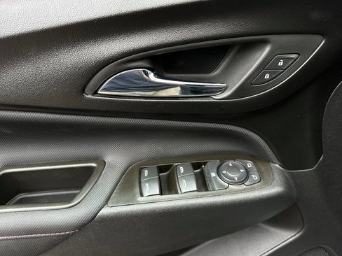 Used 2023 Chevrolet Equinox RS FWD image 11