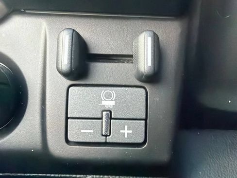 Used 2015 GMC Yukon XL SLE AWD/4WD image 12