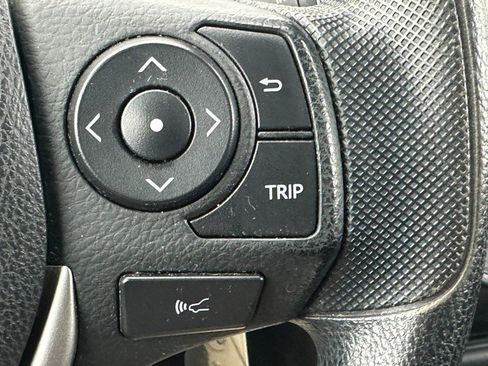 Used 2017 Toyota RAV4 LE image 19