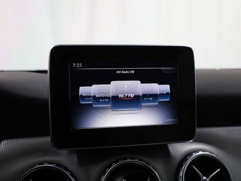 Used 2017 Mercedes-Benz GLA 250 image 29