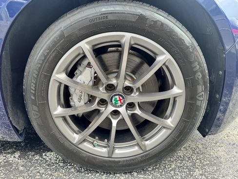 Used 2018 Alfa Romeo Giulia AWD image 17