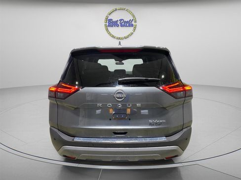 Used 2023 Nissan Rogue SV image 4
