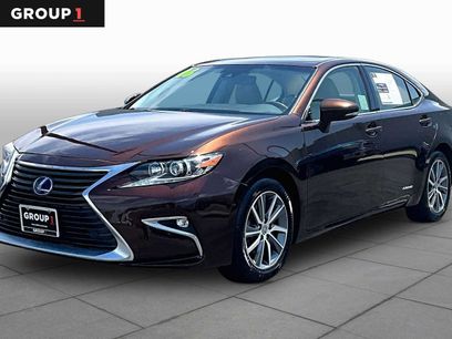 Used 2016 Lexus ES 300h w/ Navigation System Package