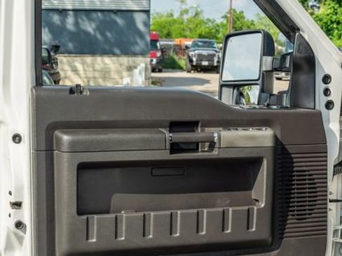 Used 2011 Ford F350 Lariat w/ Lariat Interior Pkg image 17