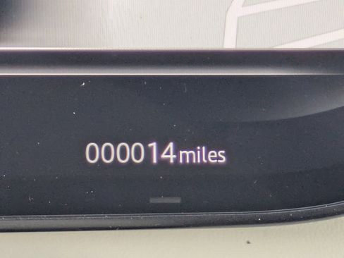 New 2026 Land Rover Range Rover SE image 11