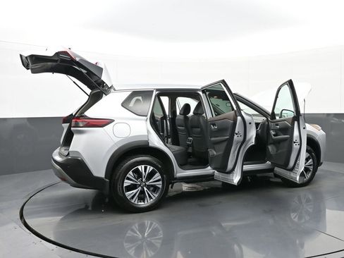 Used 2022 Nissan Rogue SV FWD image 44