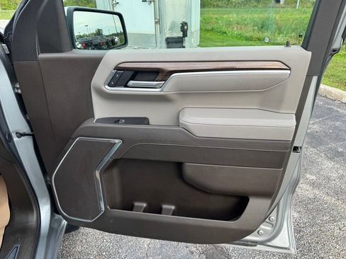 Used 2025 Chevrolet Silverado 1500 LT AWD/4WD image 19