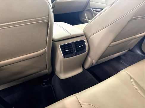 Used 2018 Acura TLX FWD image 13