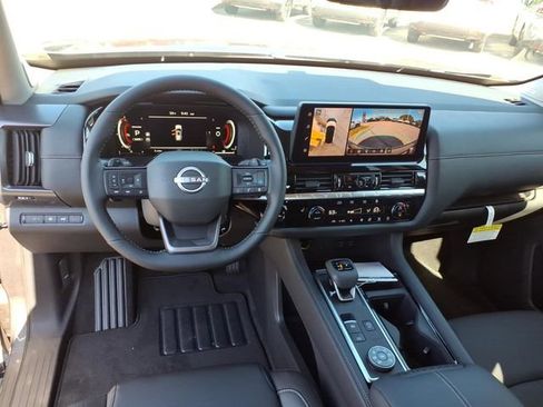 New 2026 Nissan Pathfinder SL AWD/4WD image 9