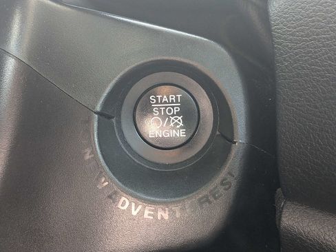 Used 2020 Jeep Renegade Trailhawk w/ Premium Leather Group AWD/4WD image 32