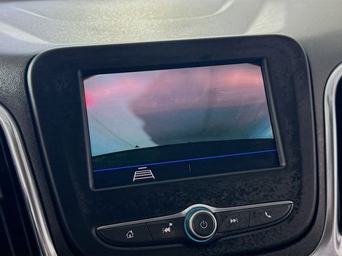 Used 2020 Chevrolet Equinox LS w/ LS Convenience Package image 3