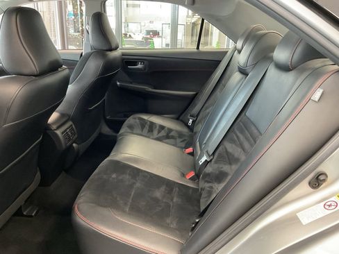 Used 2016 Toyota Camry XSE image 19