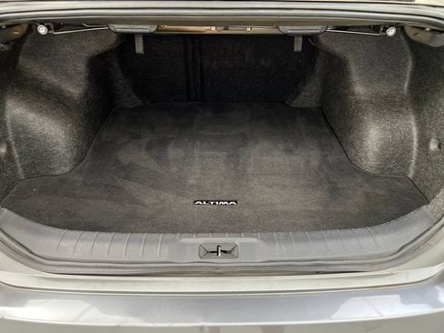 Used 2024 Nissan Altima 2.5 SR FWD image 33