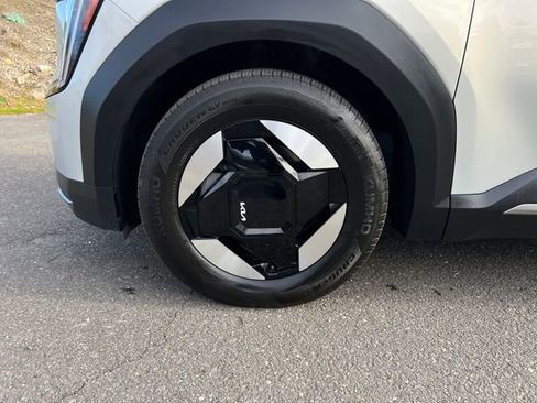 Used 2024 Kia EV9 Wind image 30