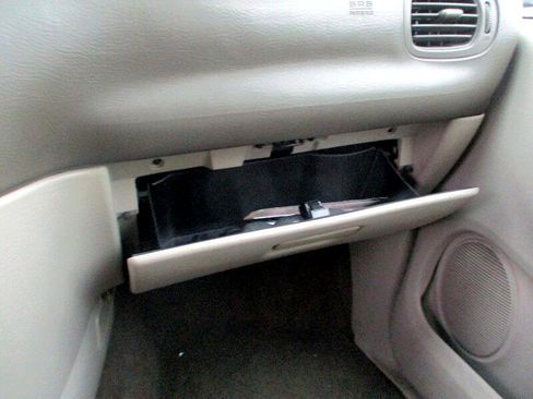 Used 2007 Chrysler Town & Country Touring image 13