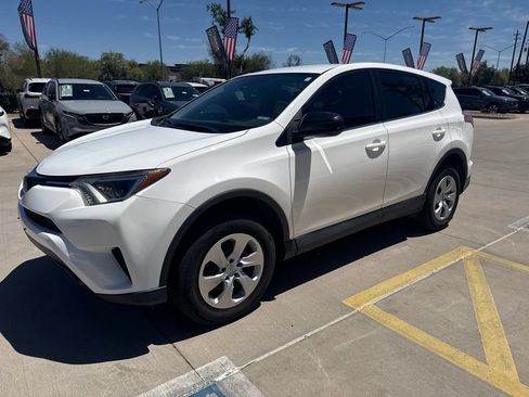 Used 2018 Toyota RAV4 LE w/ All Weather Liner Package FWD image 1