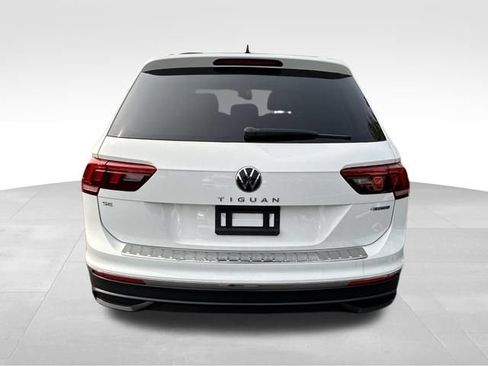 Used 2022 Volkswagen Tiguan SE AWD/4WD image 6