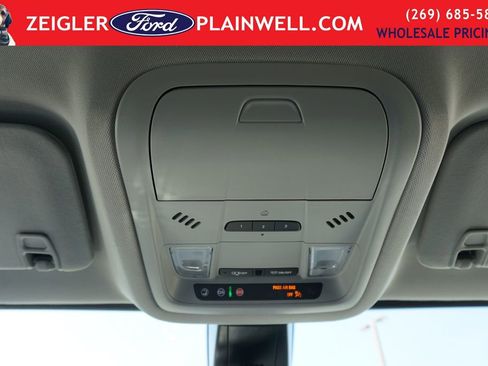Used 2023 GMC Acadia SLT w/ Preferred Package AWD/4WD image 33