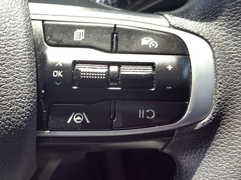 Used 2025 Kia Sportage LX FWD image 19