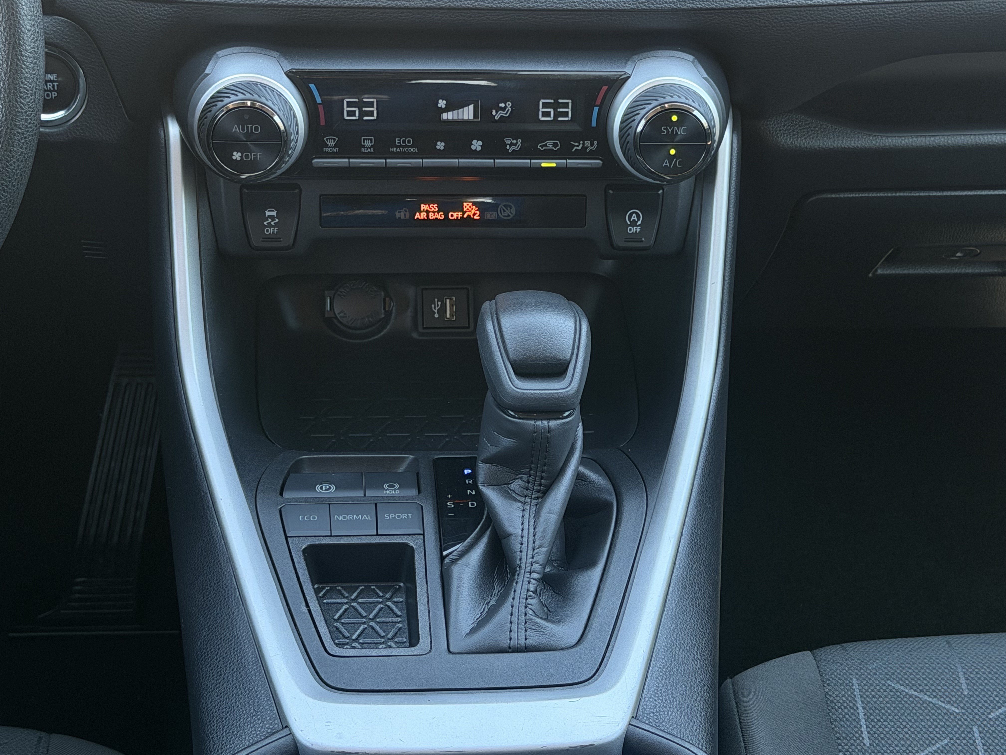 Used 2023 Toyota RAV4 XLE FWD image 24