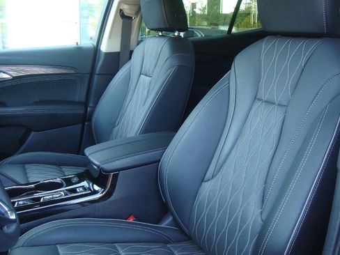 Used 2023 Buick Envision Avenir image 35