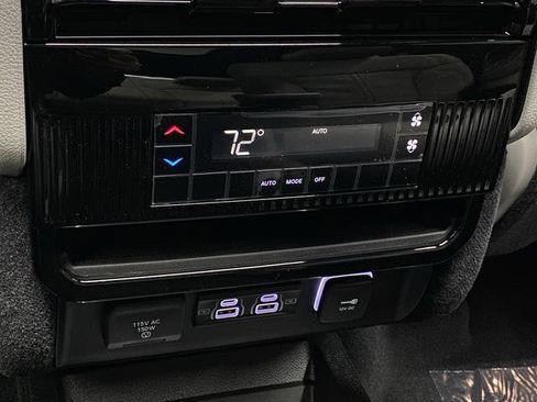 New 2026 Jeep Grand Wagoneer L w/ Premium Group I image 39