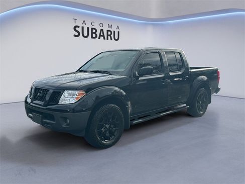 Used 2021 Nissan Frontier SV image 1