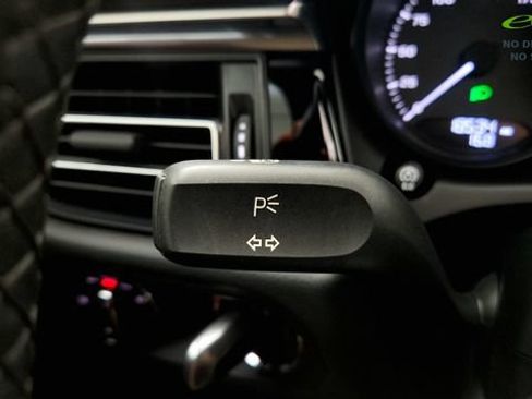 Used 2024 Porsche Macan w/ Premium Plus Package AWD/4WD image 57