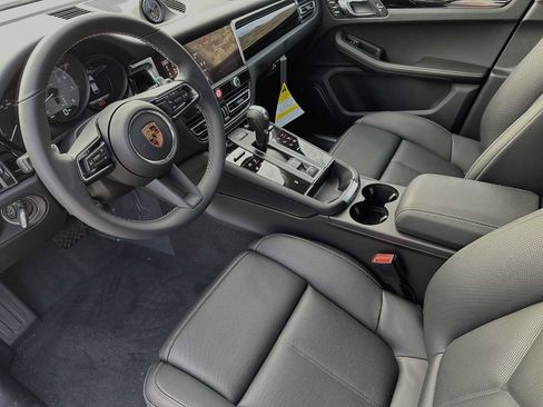 Used 2024 Porsche Macan S image 4