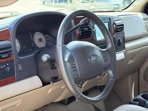Used 2006 Ford F250 Lariat RWD image 10