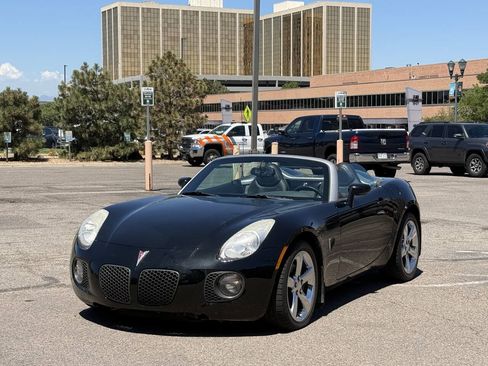 Used 2007 Pontiac Solstice GXP w/ Premium Package RWD image 2