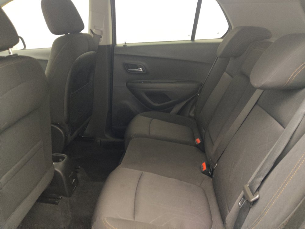 Used 2020 Chevrolet Trax LT FWD image 18