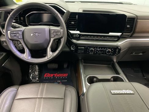 Used 2024 Chevrolet Silverado 2500 High Country w/ High Country Premium Package AWD/4WD image 15
