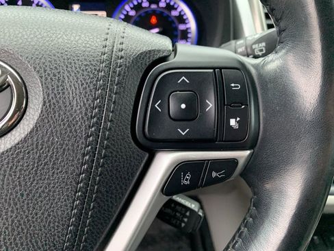 Used 2018 Toyota Highlander XLE image 27